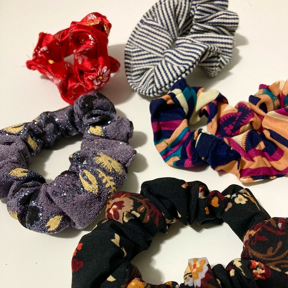 5 Pack Scrunchies (mystery pack)